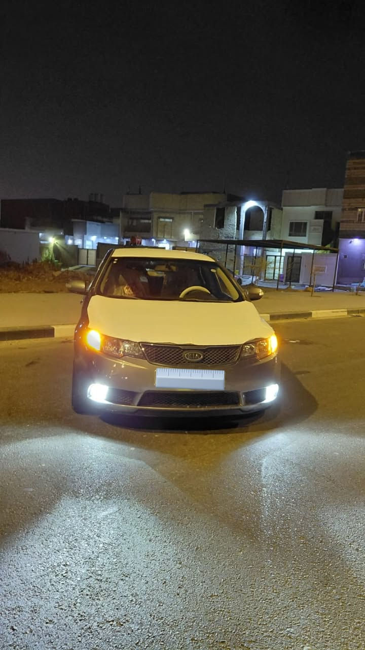 السلام عليكم
سيراتو موديل ٢٠١٣ بانزين 
ادوات كصه جنطه متومه ارقام وسنويه شمالي انكليزي
سياره دخول جديد جاهزه ع اخر حبايه 
كير مكينه حداديه تبريد كفاله 
مكاني البصره السعر والاستفسار متواجد ***********
غير متواجد ع المازنجر فقط شريحه و واتساب
