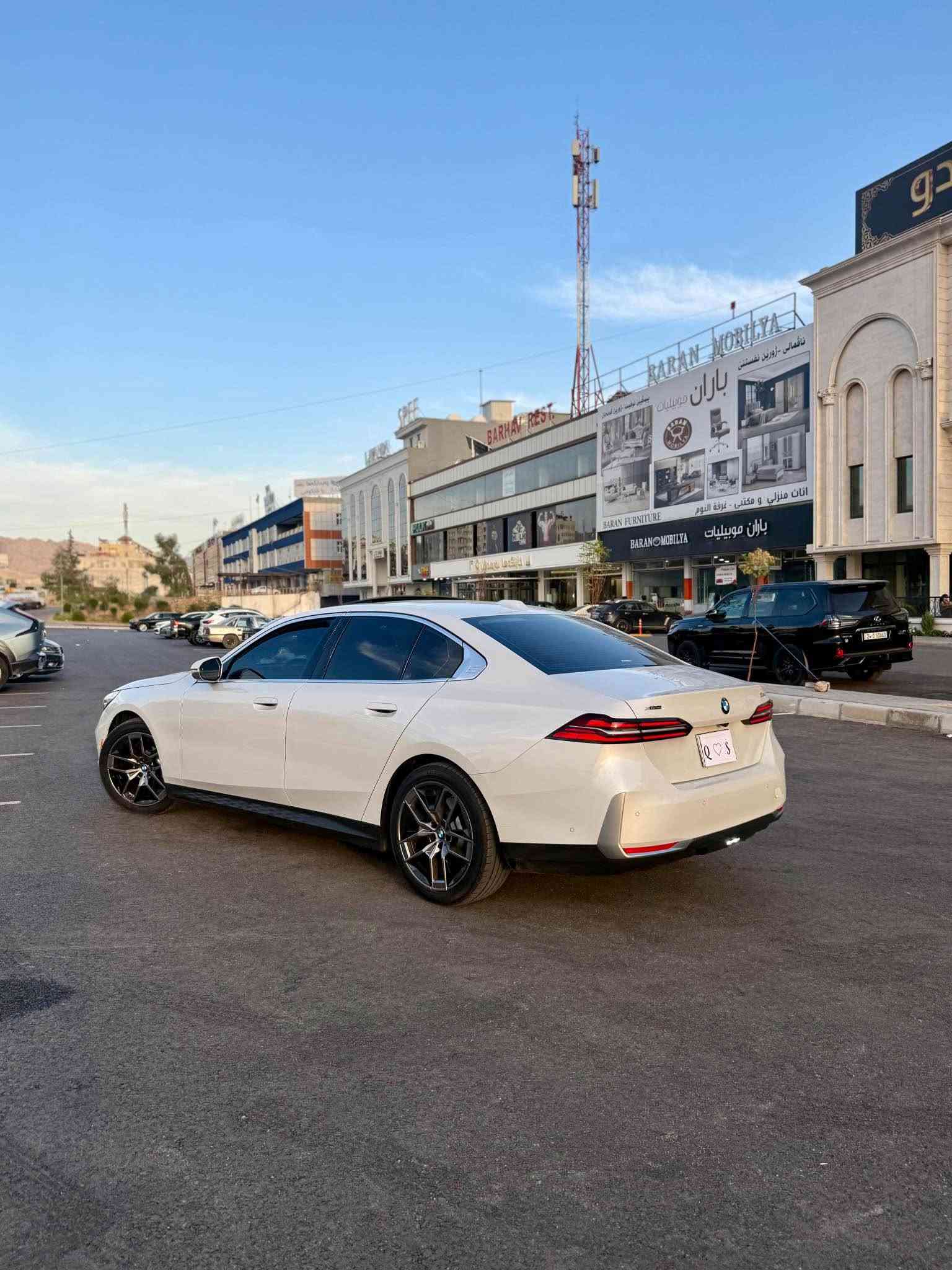 BMW 530i 2026 Experience Full Clean title Titanium Edition Face Lift 💵(495$)🔒

بي ام دبليو  BMW 530i Xdriveإكسبرنس تايتانيوم اديشن كلين تايتل مرقم جاهز💯 و كتاب تضليل باقي سنه🛑
سعر/ 495$ ورقه مجال جدا بسيط ماكو بهيج سعر جاهز و مرقم.

موديل /2026 الشكل الجديد كليا

العداد / ماشية 34 الف فقط

اللون /ابيض ميتاليك ، تيتانيوم اديشن، ديزاينو ، 

 السيارةفول الفول، مواصفات كاملة للاخير, اربع ابواب بصمة و صندوق كهربائي و فتح واغلاق ذاتي للسيارة و الصندوق عند الاقتراب ، فتحة سقف ، لايتات و دايناميك، شاشة و ٥ كاميراو حساسات امامية خلفية ٣٦٠ درجة ، رادار امامي وخلفي و جانبي و مانع اصطدام توقف ذاتي ، رادار کبیر اداپتیف نظام القيادة الذاتية ACC، نظام منع الخروج عن المسار LKA

نظام النقطة العمياء BSA , عداد سرعة الكتروني ، شاحن موبايل لاسلكي ، بريك بصمة و اوتو هولد ، سماعات هارمان كاردون ، كشنات امامية كهرباء و ميموري جهتين ، سكان كهربائي وهزاز عند الخطوط، تحكم صوت السيارة بالاشارة ، 

دواخل ليد تتغير عدة الوان حسب الرغبة ٧ مود 

السيارة جديدة بمعنى الكلمة زيرو ، بدون اي نقص ، سيرڤس كامل بدون اي خلل 

وارد امريكي كلين تايتل بشرط الفحص والباقي مكفولة من الصبغ والبارد و الرصعات و كلشي جدا جديدة السيارة

موبايل / *********** whats app أربيل, العراق
