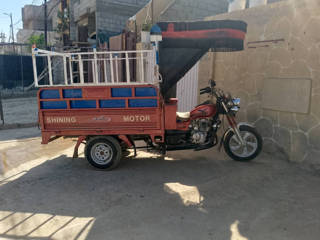 متاح • توكتوك
