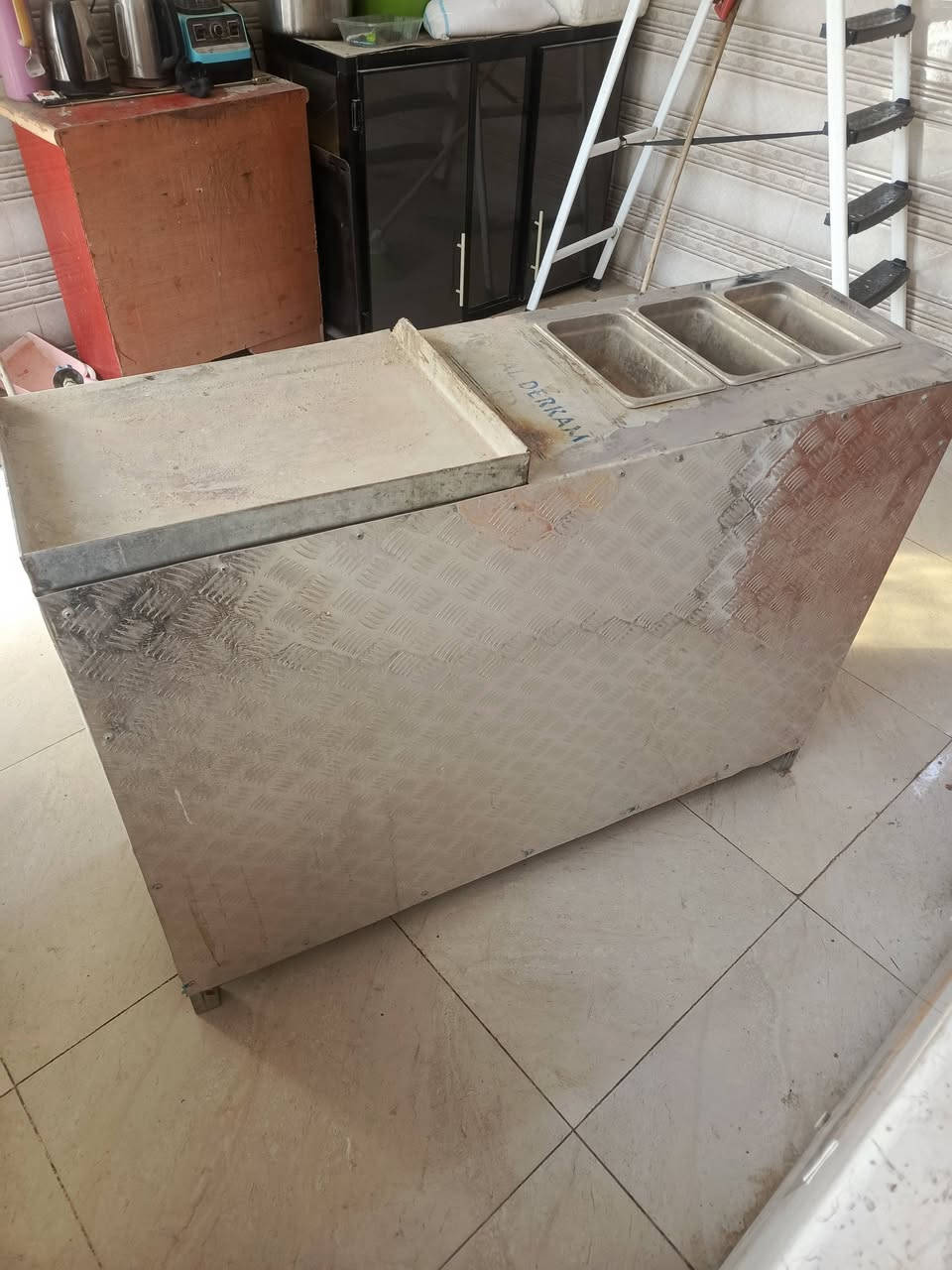 طباخ مال همبرگر السعر ٦٠ ألف دينار عنوان ناصرية مركز ***********
