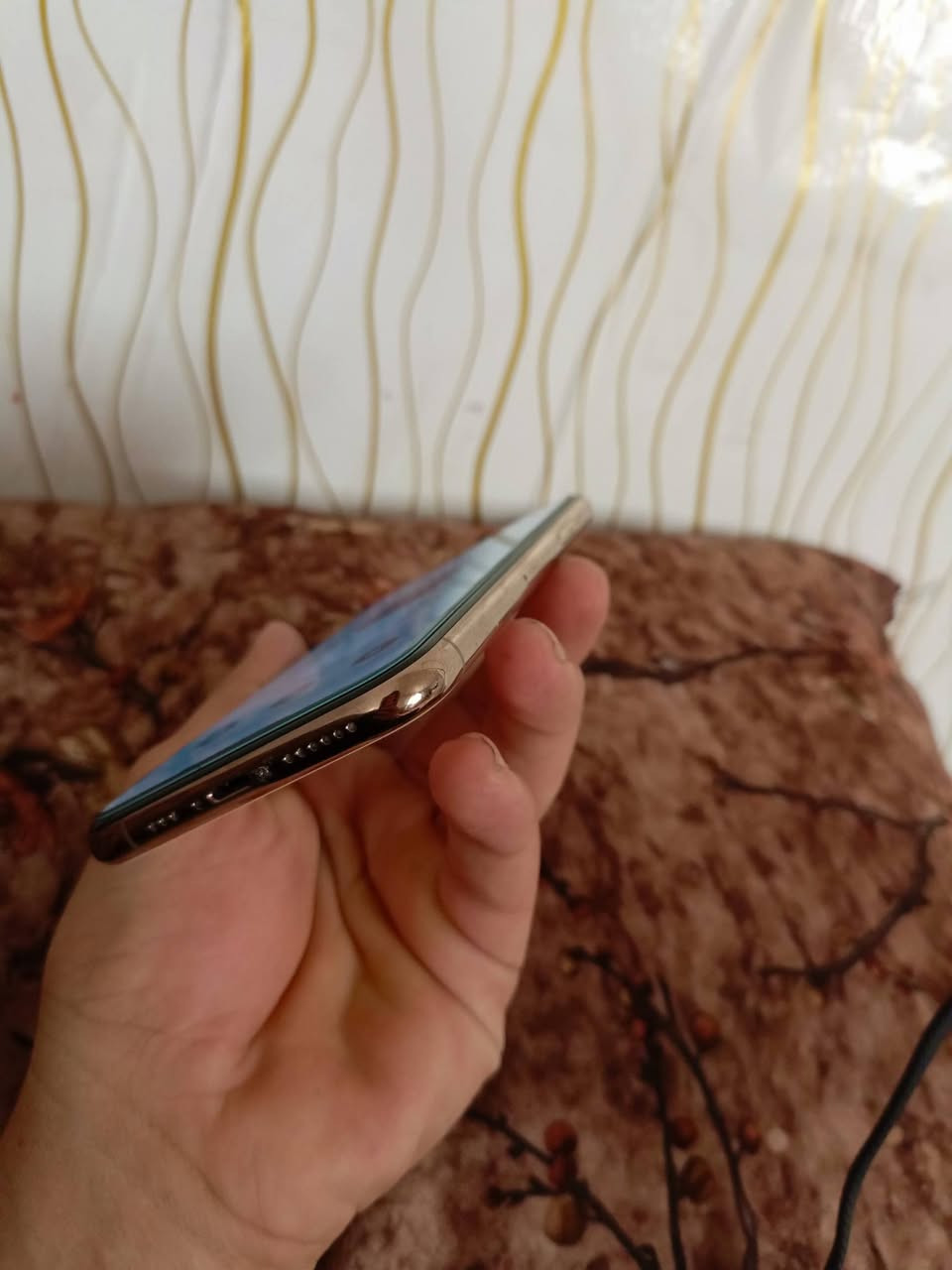 للبيع 11برو كلو بلادي  نضيف فول الذكره 64الباتري 100 بعدو جديد بدال بس بارتي فقط فيس ايدي شغال  السعر 300 بيمجال شي قليل  ماتواجد عل نت ***********
