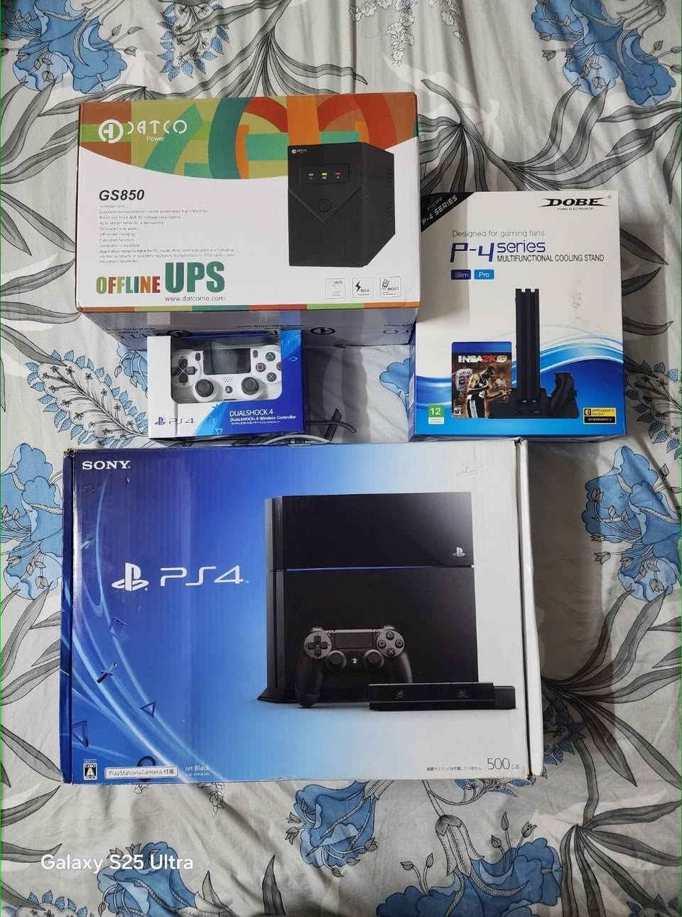 للبيع PS4 Fat أبيض – نظام 9.60 🔥
السلام عليكم، للبيع بلايستيشن 4 فات لون أبيض، نظيف جدًا وشغّال 100%، مهكر
🎮 مواصفات الجهاز:
PS4 Fat لون أبيض
مامفتوح 
نظام 9.60
ذاكرة داخلية 512GB
هارد خارجي 500GB
📦 الملحقات:
🎮 عدد 2 يدات وحده أصلية وحده تجارية
❄️ قاعدة تبريد للجهاز
🔋 UPS لحماية الجهاز من انقطاع الكهرباء
💽 هارد خارجي 500GB
📦 الكارتون والملحقات الأصلية
🎯 الألعاب المثبتة:
GTA V
EA SPORTS FC 26
eFootball PES 2025
Dragon Ball Z: Kakarot
Far Cry 6
Resident Evil Village
Red Dead Redemption 2
Horizon Forbidden West
وغيرها...
✅ الجهاز مفحوص وشغّال بدون أي مشاكل، جاهز للاستخدام.
📍 العنوان: بغداد – البنوك
📞 للاستفسار: ***********
السعر  400 الف
