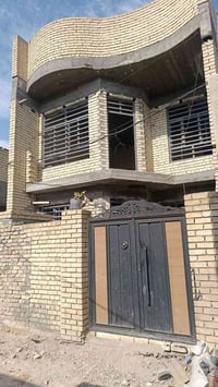 حيطارق شارع الوسط • ١٠٠م • ٣غرف ٢حمام