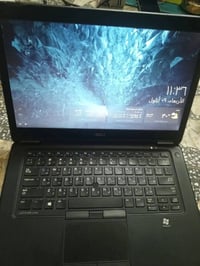 شباب عندي حاسبة للبيع للستفسار 07768536239  الموصفات كدامكم بالصورة