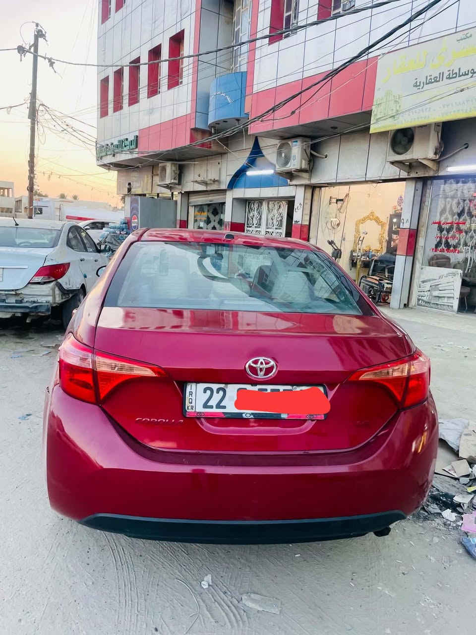 سلام عليكم للبيع كورلا موديل ٢٠١٨ وارد امريكي ضررها جامرلغ الامامي جهة عكس السائق فقط بدون داخل وبالعراق صار بيها حادث جامرلغات الخلفية فقط الحوض مبدل سيارة كير مكينة صدر امامي خلفي يعني بيها خمس قطع صبغ جامرلغات خلفية وجامرلغ أمامي وقبق الجنطه والباب  تبريد تخم تاير خير من بس صتر ربك عليها غرامات 250  سيارة شواصي الغود قماره كفاله سيارة حلوه أحلى من الصوره. 
السعر / ( 104 وبيه مجال بسيط) 
العنوان / ( بغداد التاجي قرب المرور ). 
الرقم / ( ***********) 
 ملاحظة/ ( مكلف بالنشر).

