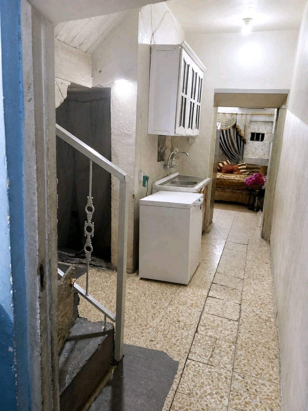 مكلفه بل نشر  بيت تجاوز 60 متر 
نزال 20 ماء ومجاري وكهرباء 3 خطوط
طابقين وبي معاملة ورقم من مجلس بلدي كامل 

الطابق الأول كراج واستقبال ومطبخ وغرفة ومناور اثنين وحمامات اثنين داخلي وخارجي

والطابق الثاني غرفة وحمام وبيتونة وسطح الطابق الثاني فقط سقف ساندويج

مكانة بغداد جديدة بشارع المسبح قرب روضة المقدام 

رايدته ب70 مليون وبي مجال 
غرض البيع نريد بيت أكبر 

للتواصل ***********