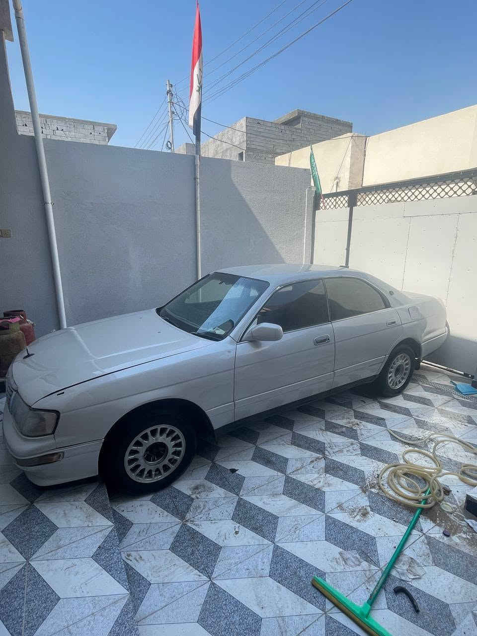 السلام عليكم بطه للبيع او مراوسه محرك كير كفاله سياره ب اسمي سنويه جديده 2030 مصبوغه عام فرن  جماليه بدون حادث. دواخل حلوع فقط بطانه باب خلفيه. تبريد بواري كله جديده فقط تحتاج غاز. اضمنه. سعر. 48 وبيها مجال قليل جداً جداً مكاني البصره ***********
