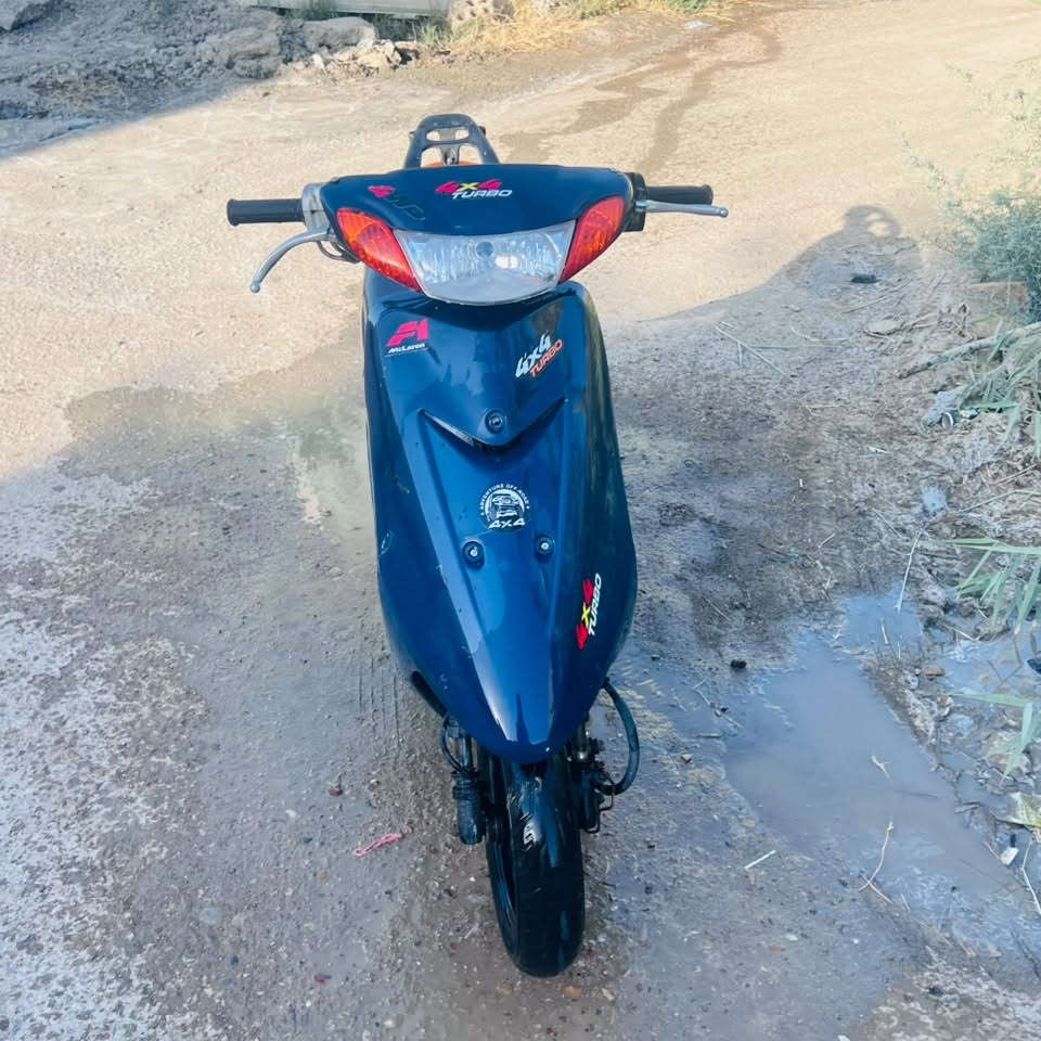 سلام عليكم عصفوري للبيع 350وبيها مجال لشراي 
عوزها فقط سلف.
عينه كلوب هورن شغالات
قضاء المدينة 
 واتساب ***********فقط
