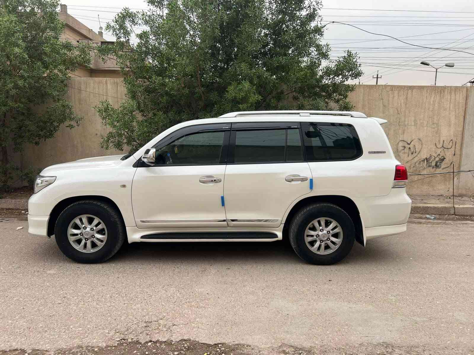 لاندكروز • ٢٠١٠ • ٧ راكب