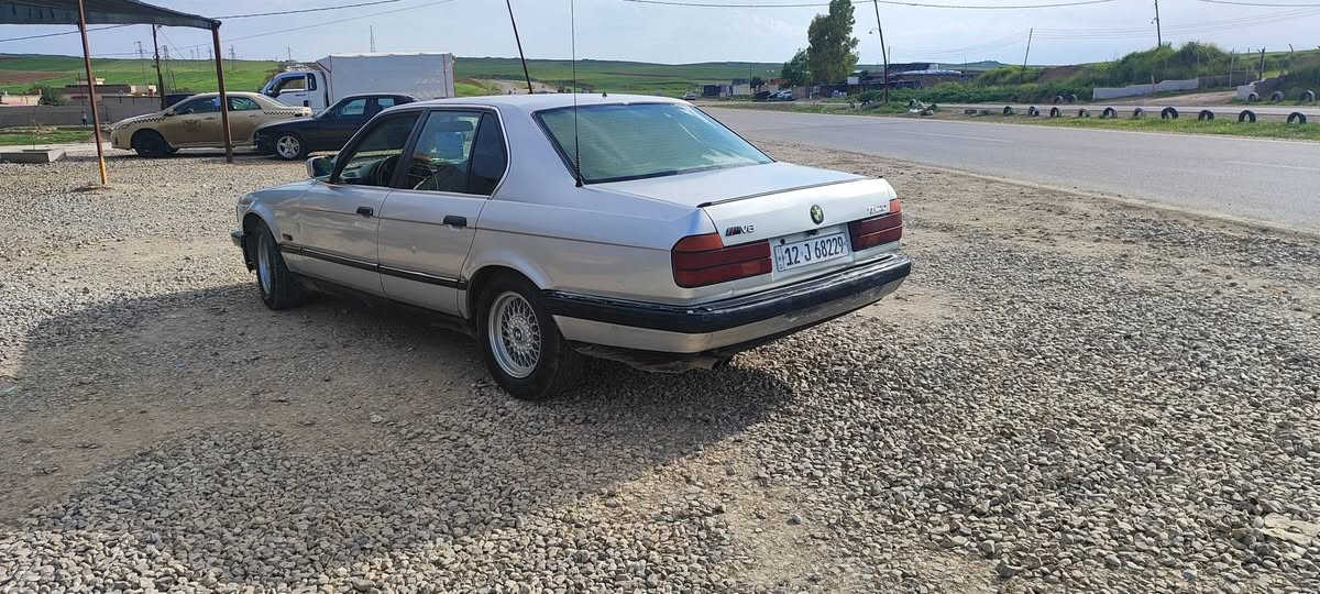 للبيع بي ام دبليو موديل 90 حجم 735 اصل 730
رقم نينوى انكليزي شرط التحويل 
صبغ جماليه بدون معجون بيها شبر براس الجاملغ الامامي من جهت النفر كير ومكينه شرط تبريد شغال 
بيها منظومة غاز  سيارة جاهزة 
السعر 42 بيها مجال 
***********
