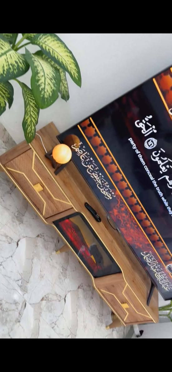 عندي تخم ١٠ نفرات جديد فول نظافه وميز مال تلفزيون وياه سيت كامل مصار جم شهر ماخذينه سعر ٩٠٠ الف       وحجله جديد ٢٥ الف مكاني خانقين
