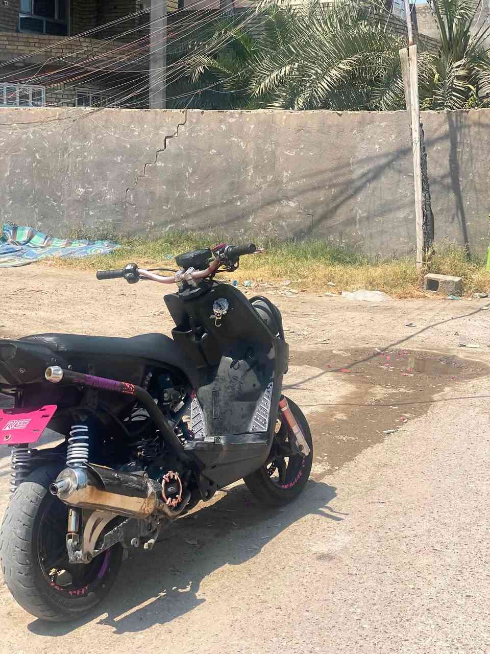 سكنس جبلي دراجه ناشفه مزوده خارجي نضيفه
بيها صدر Dy وبيها فج اربع بساتم 
ستيرن كرزي وركب كرزي ويدات كرزي اصلي
بكلايت R6 اصلي
كبات شاصي اصلي
كلجات بلادي اصلي
غراضها كامله قبق هندر موجود
قبق جوزه رياضي اصلي
مكينه بلاديه
مكاني جزيره بغداد السياحيه سعر 1050
***********
