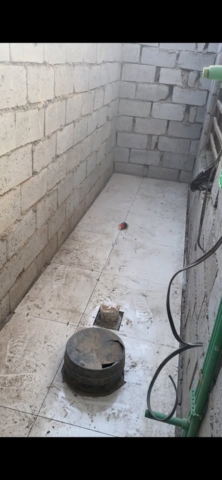 بيت 125 متر 
طابو زاعي سند 25 
غرفه + صاله + مطبخ + حمام
كلشي بي كامل 
النقص بس بياض 
العنوان الحضاره خلف مديره المخدرات شارع عرضه 12 متر 
السعر 20 

‭***********‬
