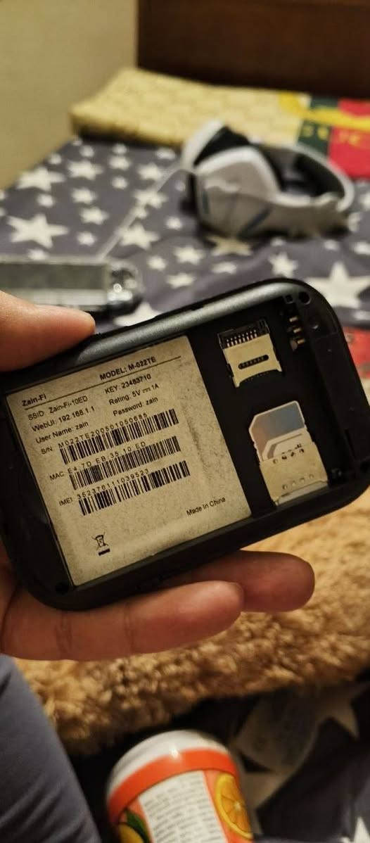 راوتر محمول من زين جهازي خاص سرعته جيده 4G  شغال وبي سيمكارت أمور كلها تمام وبطاريته ممتازة بس جهاز بدون شاحنه  بس تحتاج شاحنه اله 
45 الف مع التوصيل 
اول تم احجز ثاني يوم يمك
***********
