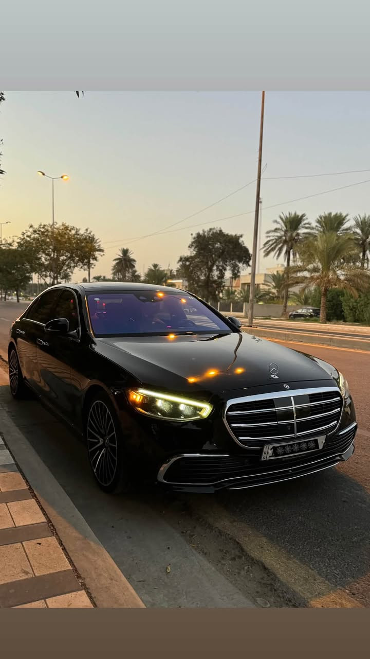 التحفه للبيع او المراوس موديل 2021 S580 
وارد امريكي كلين تايتل كفاله عامه من كلشي 
مغلفه PPF حته الدشبول مغلف ماشيه 13mi 
رقم بغداد فول مواصفات ..... ✨🍂 

المواصفات 
بانوراما بصمه 
كراسي جلد قرميدي 
كراسي كهرباء تدفئه 
تبريد حته الخلفي 
تبريد بيانو دشبول 
اضائه 64 لون داخلي 
شاشه خلفيه كراسي 
بردات خلفيه تحكمات 
لمس سترين شفتات 
الى اخر هواي مواصفات 
--------------------------------------
موقع السياره بغداد منصور او كاظميه الشراي 
يتصل او واتساب : ***********
