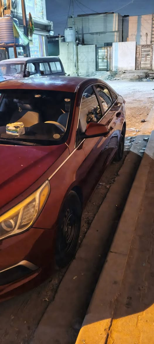 سلام عليكم .......
سيارا سوناتا 2017 للبيع سيارة حلوه وخير من الله ترايها بغداد حدادية تبريد مكينة حلوة  ( المكينة مفتوحة كازكيت ) مكينة 2400 سيارة ع ايدي موصفات عاديه مو سوبر معروفة ثلاث انضمة قيادة بيها 3 قطع بنيد مبدل ومداكر ثنين مرشوشات وبيها بارد قليل بابين عكس السايق المكان تنومة شط العرب *********** السعر 110 وبيها مجال اتصل وتدلل
