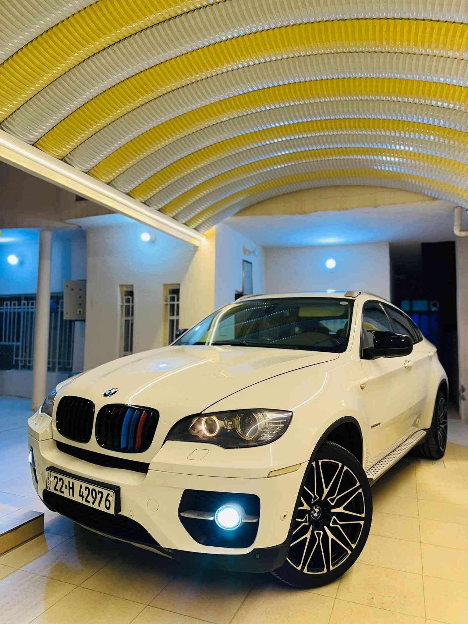 BMW X6 3.5  2011
-------------------------------------
#السعر : 153$ وبيه مجال 
‏
#رقم الهاتف :-***********/ واتساب  

#رقم السيارة : اربيل 

#مكان السيارة : واسط/العزيزية 
-------------------------------------
السلام عليكم 
للبيع   
بي ام  X6 موديل 2011 حجم 3.5 6 سلندر  N55 سيارة خليجية مكفولة بدون ضربة و صبغ كفاله عامة عدا الدعامية الامامية ماشية 155 الف رقم اربيل جديد سيارة بدون اي نقص صفر مسج    
سيارة فول مواصفات
تفاصيل 👇🏼👇🏼
1_ بصمة 
2_محرك 6 سلندر  ✈️⁦⁩+كير مكفولات ⁦
3_تبريد شغال قطعتين ❄️ 
4_سلايت 
6_مراية داخلية+جانبة عاكسة 🔍
7_مري شفط ⚔️
8_ كشنات كهرباء  +ذاكرة خزن  
9_بردات جانبية✨
10-لدات انارة داخلية 💡
11-شاشة   🖥
12-داخل قرميدي 
13-انارة ترحيب 🔦
14_ كاميرات عدد 5
15-حساسات امامي خلفي  
16-ويل حجم 20 بلادي تو سايز+تخم تاير جديد 
17-صدر امامي خلفي جديد  ⚔️⁦
18-اوتو هولد ⚔️ 
19-لايت زنون عدسات زرع 
20-ستيرن كهرباء مع خزن ذاكرة 
21-شاشة اعطال 
22_هاند بريك بصمة 
23- كزوز رياضي 
24_شفتات ستيرن 
25_جنطة كهرباء  

----------------------
