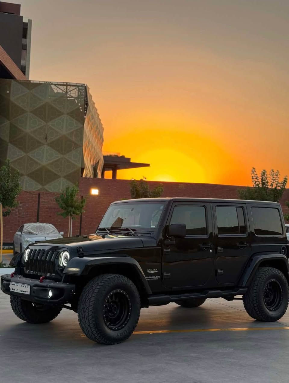 ...﷽...
Jeep wrangler 🇺🇸
جێب ڕانگلەر مۆدیل 2012 سفری خلیج (هارلم)
ڕەنگی زەیتوونی تۆخ ، کامل کراوە بە 2020
تایە و ویلی جەبەلی بۆ بەستراوە 
سەقفی پلاستیک مەرغووب 
گێر و مەکینە و کارەبایی بەشەرت 
ئەکسل و دەبڵ ئەکسلی بەشەرت 
تەبرید سارد و گەرم بەشەرت 
مەکینە مەرغووب 6 بستۆن 
سەنەوی ژینگە و ڕێگاوبانی تازەیە بە ناوی خۆمانەوەیە 
کامل سێرفز بۆ کراوە ، ڕۆنی مەکینە هایدرۆلیکی گێر 
سەیارەکەمان سفری ئێرەیە و بێ بۆیاخ (clean title )
سارد و بۆیاخ و پارچە گۆراوی نیە ...
ماوەی ڕۆشتنی سەیارەکە تەنها ١٢٠ هەزار کیلۆمەتر 
ژمارە موبایل لەسەر ڕەسمەکان دانراوە ..
شوێن سلێمانی السليمانية, العراق

نص مكتوب في الصور:
- ***********