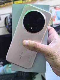 هونر ماجك ٨ برو • نظيف ١٠٠٪ • مقابل ايفون ١٦ برو