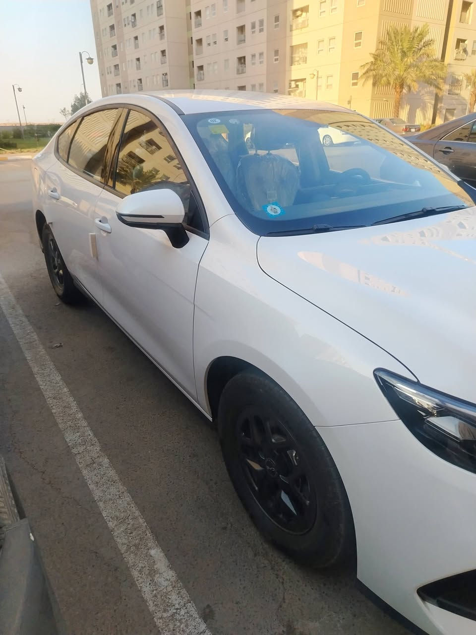السلام عليكم.. بي واي دي سيل 5 للبيع..
مواصفاتها معروفة..
كشنات جلد ابيض
تبريد قطعتين
تشغيل عن بعد
بصمة ودخول ذكي
غراضها وياها مثل ماموجود بالصور، مغلفة لايلون من الداخل
رقم بغداد وبأسمي
ماشية ٢٤
بيها بارد بحافة البنيد
موجود بالصور
مكفولة من الصبغ
مكاني بغداد بسماية
السعر ١٩ مليون
***********
