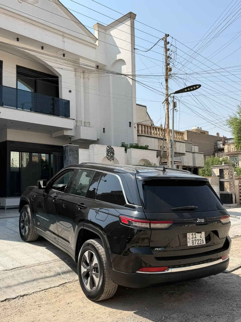 للبيع بسعر مناسب
شراي اتصل وتشلع عيني 

جيب شيروكي 2024 لون اسود شذرة كلش حلو لونها 
5راكب المرغوب 
Plug in هايبرد السيارة 
محرك 2000 توربو 
فول مواصفات فول الفول 
3 شاشات 
بانوراما 
رادارت محيطية 
بصمة تشغيل وبصمة ابواب 
شاشة جبيرة 
تدفئة كشنات وتدفئة ستيرن 
كشنات جلد كهرباء 
فول الفول السيارة مواصفاتها متنعد  
حادثها جاملغ امامي وشوية من الباب صبغ  
بدون دواخل شرط الفحص بدون شاصي بدون لغد 

رقم بغداد باسمي تحويل ثاني يوم 

مكاني بغداد 
***********
