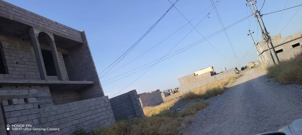 السلام عليكم هيكل ملكي ١٣٠م واجه ١٠م ونزال ١٣م بل خلف الخضر كاع ناجي الشارع ٨م ع الشارع السبوع الجاي ينصب سعر ٢٨وبي مجال اتصل ***********

نص مكتوب في الصور:
- HONOR X9d
- O HONOR X9b 108MP Ultra-Sensing Camera
- O HONOR X9b
- ● 108MP Ultra-Sensing Camera