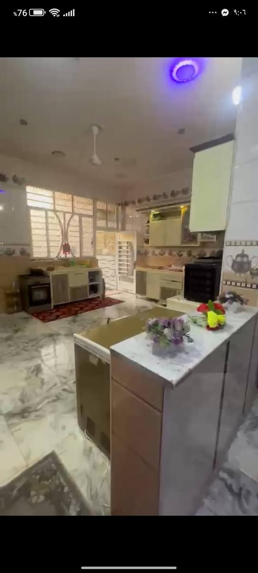 بيت للبيع المساحه 200  الطابق الاول استقبال ومدخل +مطبخ +صاله +,غرفه العدد2 +منور2  صحيات العدد3 الطابق الثاني 4غرف نوم +صاله +صحيات1 المكان حي الزهراء مقابل حي العسكري 
الاستفسار الاتصال *********** أو واتساب +مازنجر عمارة, ميسان
