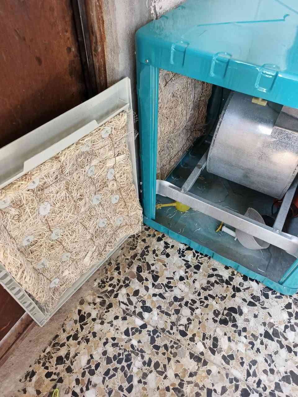سلام عليكم هاي المبردة عدي مامستخدمه للبيع الشراي يتصل *********** مكاني كربلاء
