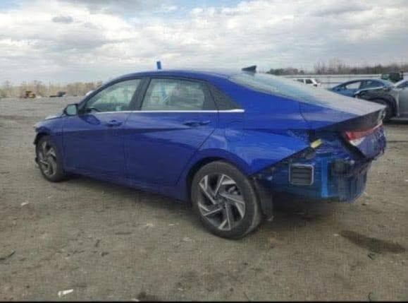 النترة موديل 2025 حادث كاما موضح بلصورة جاملغ امامي كد شبر بارد وجاملغ الخلفي بارد باقي السيارة كفالة عامل لمتد سيارة فول مواصفات سعر 165 وبيها مجال قليل للشراي يراسل خاص العنوان بغداد جميلة رقم ***********
