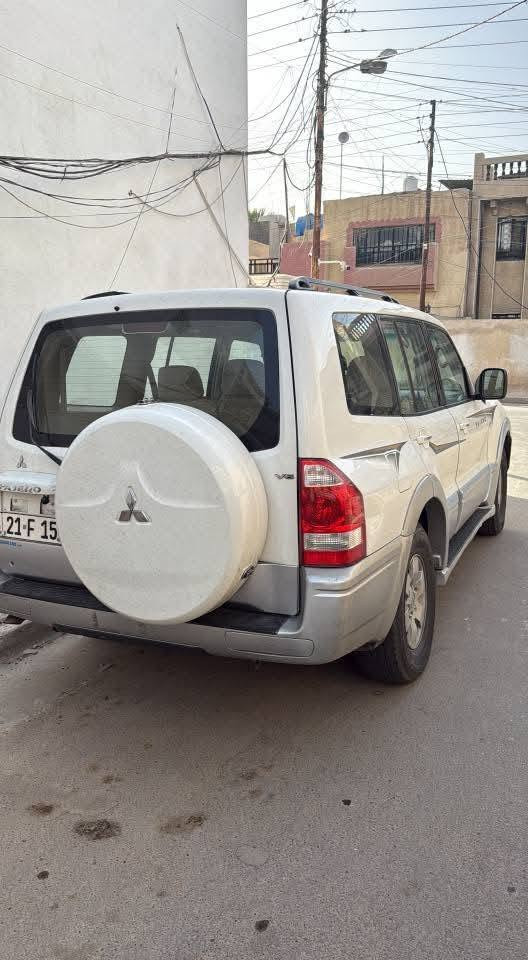 السلام عليكم للبيع باجيرو مديل 2005 
لا صبغ ولا ضربه ولا تبديل 
تبريد كير مكينه خير من الله 
داخل جدديد 
رقم سليمانية 
كامله دون اي نقص شغل وطلع 
السعر 80 وبيه مجال بسيط للشراي *********** بغداد, العراق
