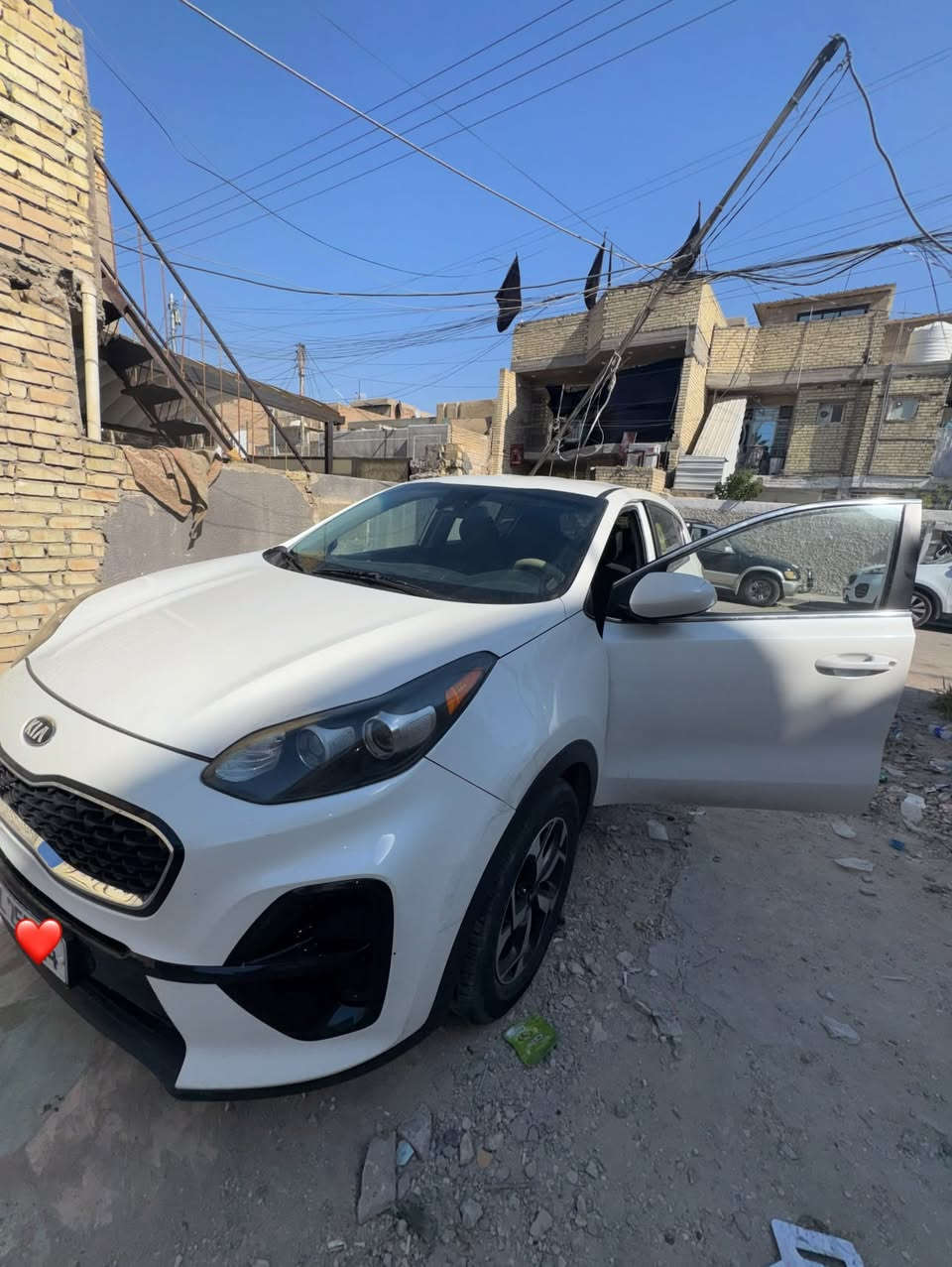 #كيا_سبورتج موديل 2022 للبيع  
وارد أمريكي – مواصفات المتعارف عليها – استعمال نظيف جداً جدا 

المواصفات:  
حادثه فقط جاملغ وباب شي جدا بسيط وميكلف – باقي السيارة مكفولة بدون صبغ ولا قطره صبغ  
كفالة عامة (مكينة + كير + كهربائيات)  
السيارة ماشية 13 ألف كم حقيقي  
محرك 2400  دوش
رقم بغداد – باسمي تحويل او وكالة ثاني يوم  
السيارة جديدة – وضع شركة – جاهزة للاستعمال  
السعر 150 ورقه اوبيه مجال 

للتواصل اتصال مباشر:  
*********** عنواني بغداد الشعب 

#كيا #سبورتج #Sportage_2022 #سيارات_العراق
