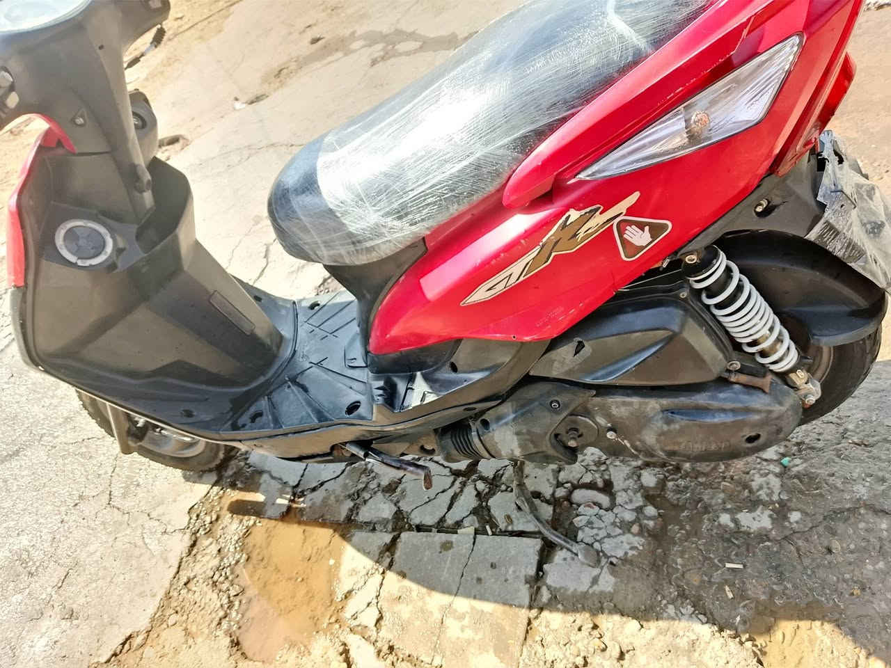 سلام عليكم دراجه جيتار ثعلب للبيع مكفولة كفالة عامة لا تبخير لا نضوح مكينة ناعمه من يدك للشارع السعر 750 وبيها مجال مكان بغداد جسر ديالى ***********
