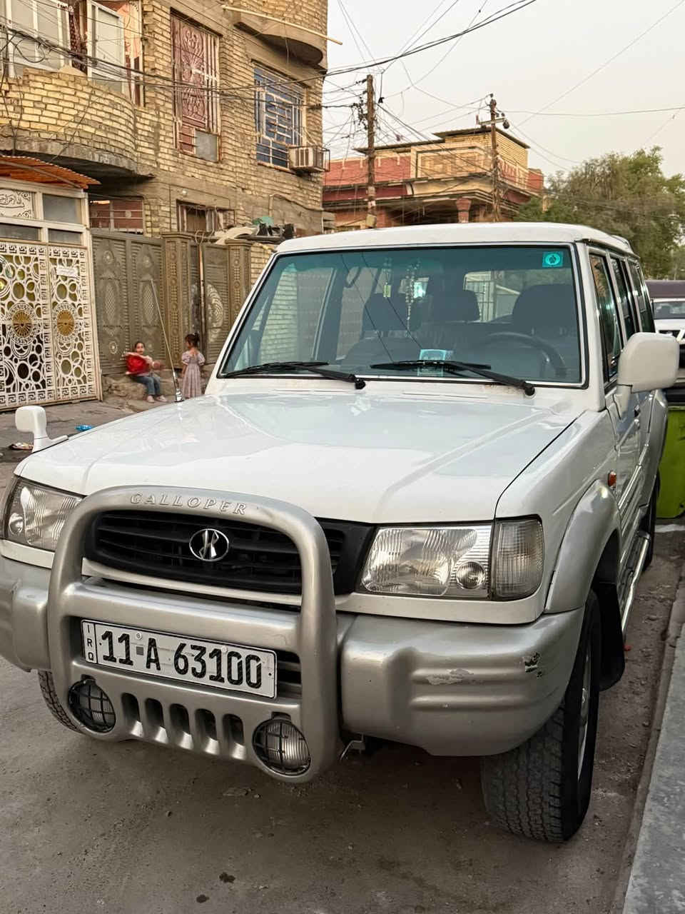 السلام عليكم 

كالوبر موديل 1999 سياره جديده بمعنى الكلمة ونضيفه 
كير و مكينه و تخم تاير نضيف و جديد
مكينه بلاديه و كير اوتو ماتيك
محرك 3000 يعني 6 سلندر
جاهزة من اي نقص كلشي كامل بيه و جديد 

السعر 69 ورقه و بيه مجال للشراي و الي يتصل
الرقم ***********
