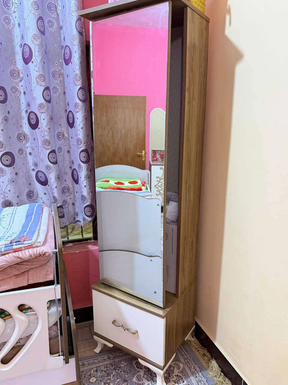 السلام عليكم غراض بيت كاملة للبيع كلهن نضيفات 
المكان الاصمعي الجديد رقم الهاتف ***********
