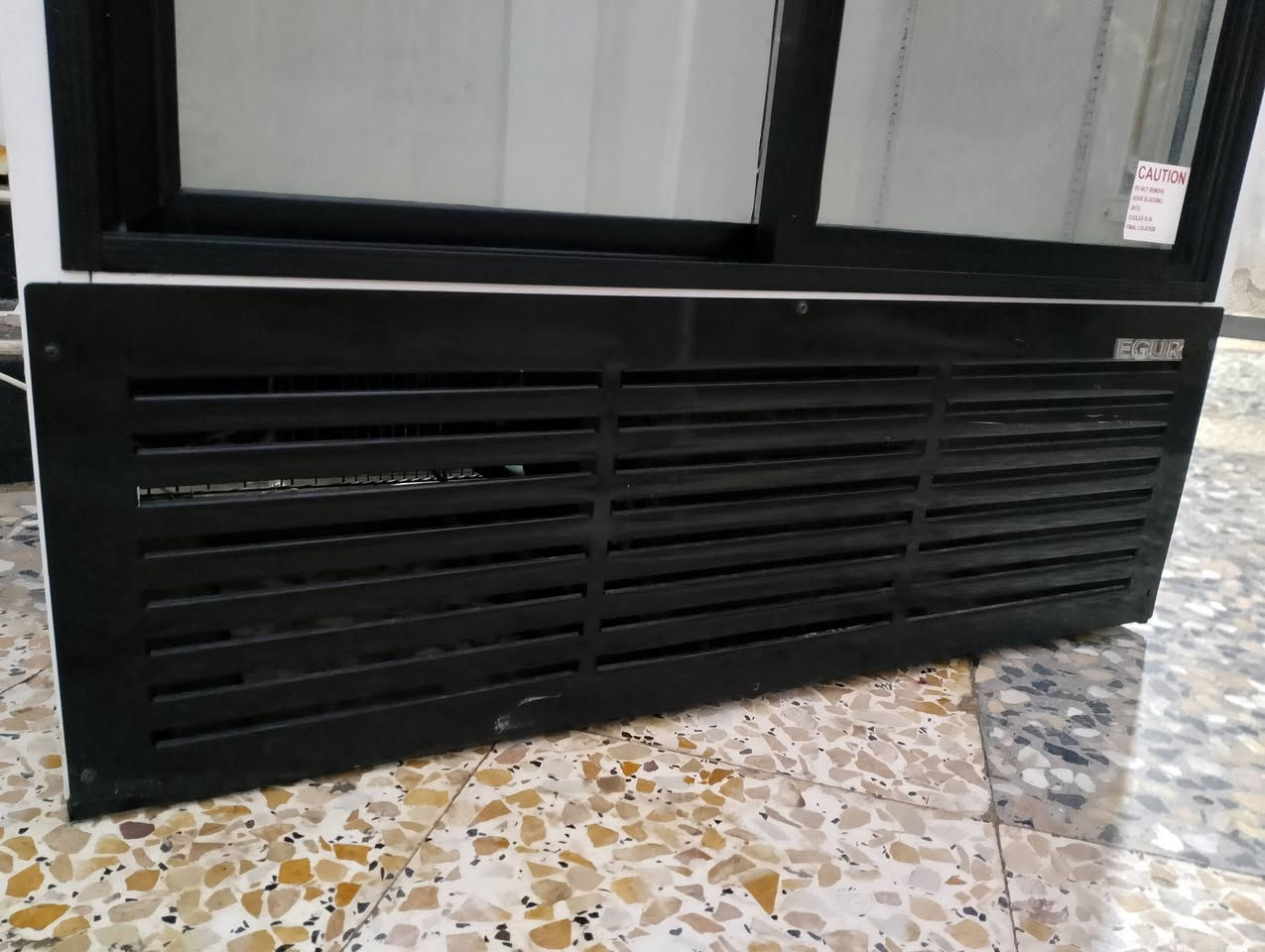 عارضه ايكر التركيه كوريه اصليه ما داخله تصليح  ابدا بابين جديده مثل ما واضح بالفيديو  تجي قبل لا تشتري تشوف وتفحص وتتاكد من تبريدها وتاخذها وياها 3 شبج  والعارضه مثل ما واضح بالفيديو جديده كلش بلاديه  مكاني بصره شط العرب  للاستفسار الاتصال ***********
