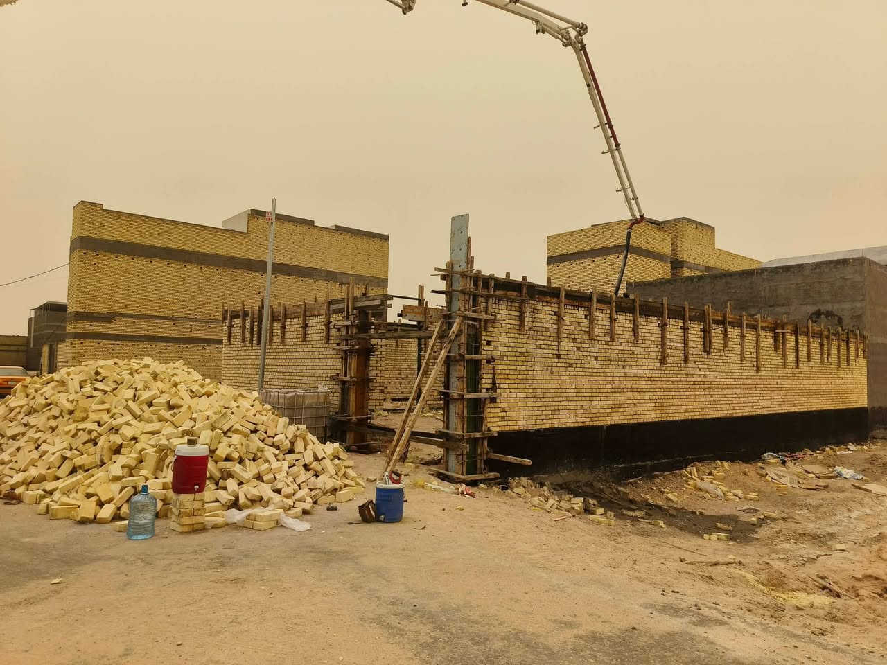 يعلن مكتب  البصرة للمقاولات العامة
والتصاميم الهندسية عن استعدادة لبناء الدور السكنية ولمحال التجارية ولعمارات وانواعها ( تسليم مفتاح أو هيكل حسب طلب الزبون) عمل سقوف وديكورات كافه عمل الارضيات باجود انواع السيراميك ولمرمر بإشراف كادر متخصص من أمهر المهندسين الاستفسار مراسلتنة واتساب (***********) عنوان البصرة ابي الخصيب
