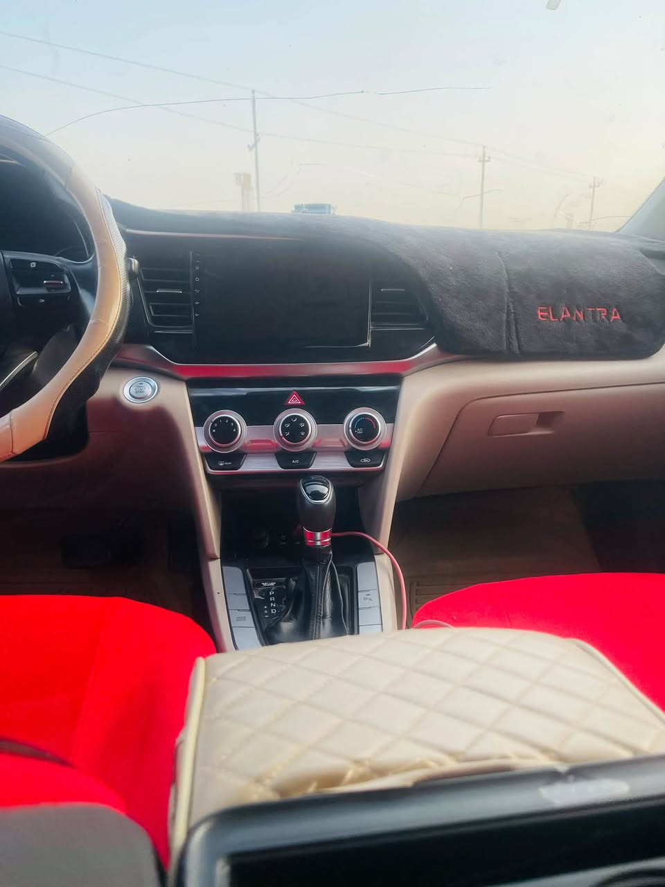 النترا ٢٠٢٠. خليجي بااسمي تحويل مباشر رقم انكليزي بيها ضربه بالجنطه كما موظح بالصور ومعمره وكذلك الدعاميه موظحه بالصور والباقي كفاله ماشيه ١٥٠ فول مواصفات السعر ١٤٥ وبيها مجال الاتصال ***********
