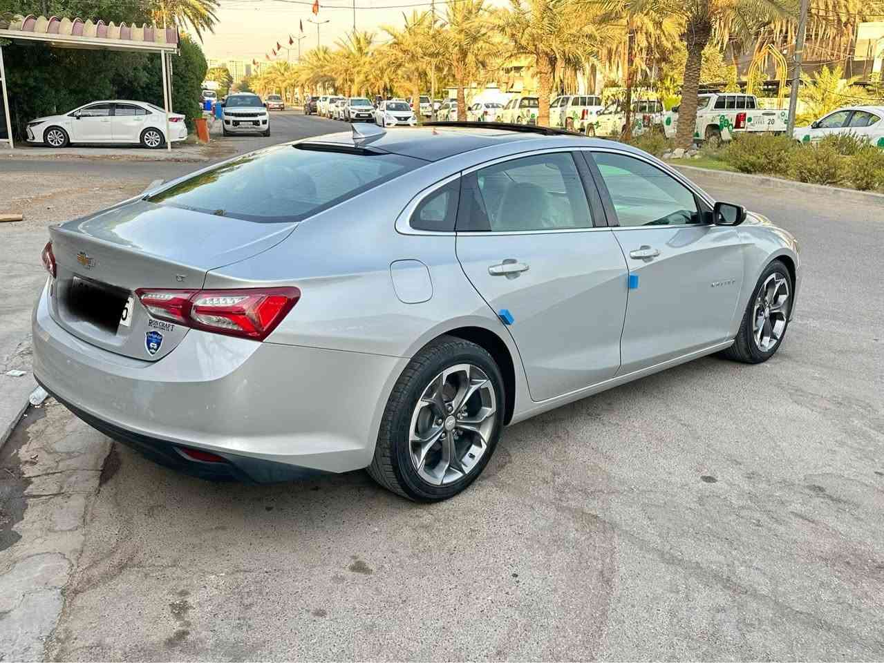 السلام عليكم ماليبو موديل 2022 محرك 1500 توربو فئه سياره lt المواصفات فول  بنرما صبغ بيه جاملغين امامي وكله من امريكا  بدون دواخل بدون شواصي صور حادث بلمنشور ماشيه 60 ميل كير مكينه كفاله سياره جديده بدون نقص دشبول ولا ضوه بيها تبريد ثلج بيها بلقماره مال تحميل رصعات بصيطه وعندي فديو الهم وسياره بنرما رقم اربيل هزه سنويه جديده بسمنا سياره 
سعره 118 مع مجال بصيط ترهم مراوس حسب قناعه 
عنوان كرخ تواصل 
*********** بغداد, العراق
