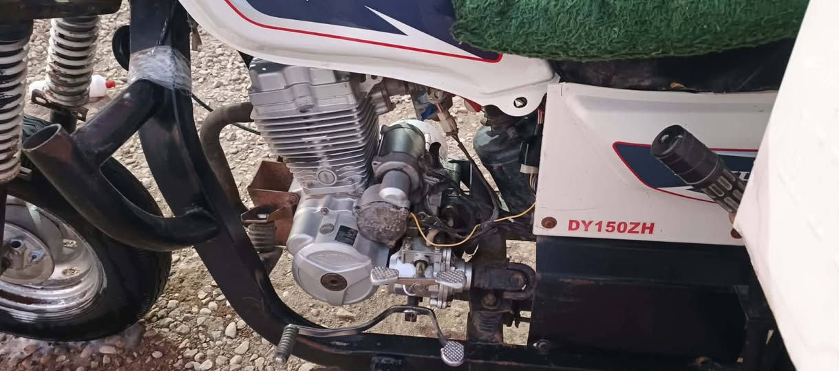 سلام عليكم ستوته للبيع اوراق مكاتبه مديل 15 بيها صوت بل عصافير بمليون و300وبيها مجال قليل ***********
