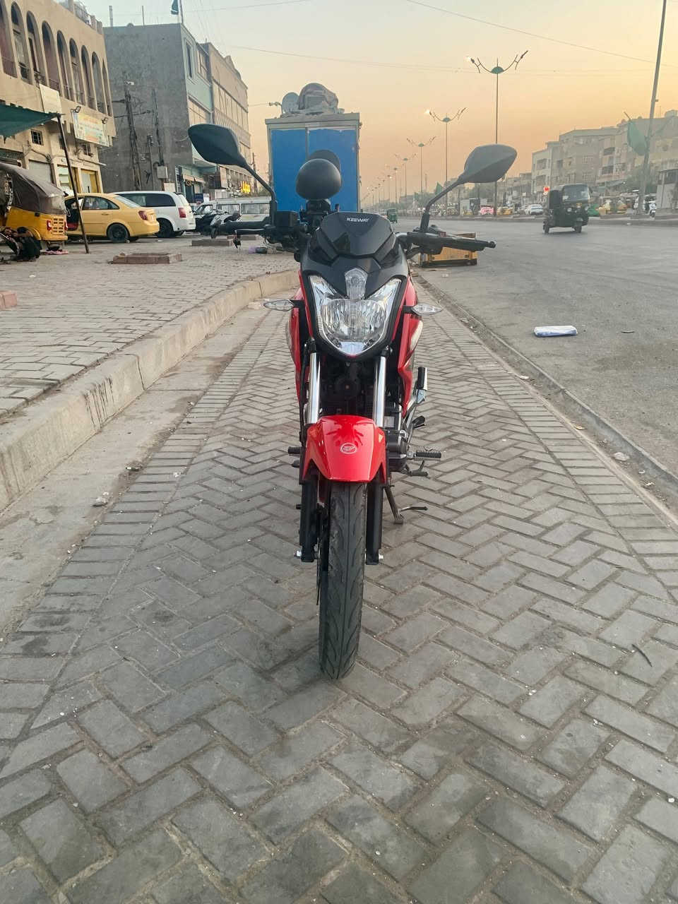 دراجه آر كي ٢٠٠ للبيع جديده ب شهر ٥ طلعت من معرض عجله الخليج استخدام بسيط السعر مليونين و٩٠٠ مجال بسيط بيها التواصل واتساب ***********
