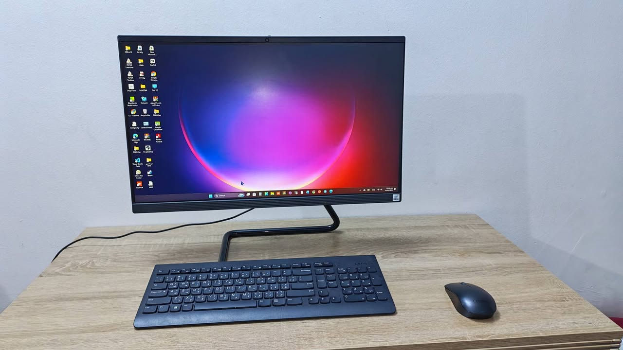 ​الموديل: Lenovo ThinkPad L440 (فئة الأعمال المتينة)
المعالج: Intel Core i5 (الجيل الرابع).
​الشاشة: قياس 14 بوصة (ضد الانعكاس، مريحة للعين).

​الهيكل: تصميم Military Spec (مقاوم للصدمات والظروف القاسية).
​الكيبورد: لوحة مفاتيح ثنك باد الأصلية. 
​المنافذ: يدعم USB 3.0، VGA، ومكان لقارئ الأقراص (DVD).
​الاستخدام: مثالي جداً للدراسة، العمل المكتبي، وأجهزة فحص السيارات.
............. 
.. 
كمبيوتر Lenovo All-in-One 
  مكتبي متكامل (All-in-One) من شركة Lenovo، الجهاز نظيف جداً ومناسب جداً للطلبة، وأصحاب الأعمال المكتبية. يتميز بتصميمه الذي يوفر مساحة كبيرة على المكتب (بدون "كيس" منفصل)
​المواصفات التقنية:
​المعالج: Intel Core i5-10210U (الجيل العاشر - سرعة ممتازة في فتح البرامج).
​الذاكرة (RAM): 8GB.

مع ذاكرة( 1TB) 

​الشاشة: عملاقة ومميزة 23.8 بوصة Full HD بدقة ووضوح عالي شاشة لونها طافي يعني ما تعكس

​النظام: Windows 11 Pro. 
​المميزات: كاميرا مدمجة، صوت نقي، واي فاي سريع، وتصميم عصري بحواف نحيفة.
​حالة الجهاز:
الجهاز نظيف جداً ويعمل بكفاءة عالية (شبه جديد). الجهاز يأتي مع الكيبورد والماوس الأصليين.

استخدامي لها على گد تقارير مال طالب هندسة
السعر 670 الف وبيها مجال قليل
الرقم 
للاستفسار.. بس واتس موجود
***********
