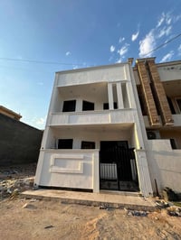 عقار للبيع في الدورة حي دجلة مساحة ١٠٠ الواجة ٦.٢٥ نزال ١٦  سنة بناء ٢...