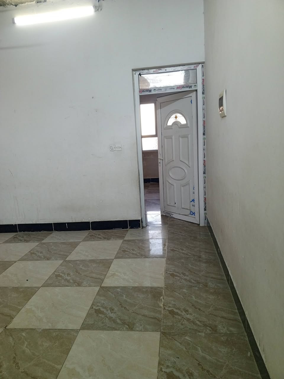 حي الوحدة • ١٠٠م • دار للايجار