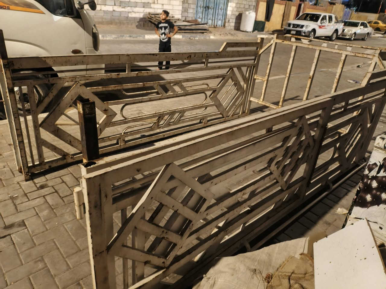 محجر سيارة • جديد ونضيف • بدون زنجاره