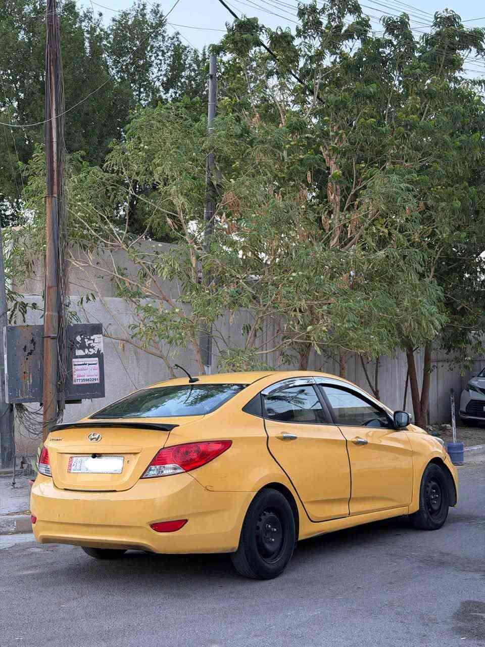 هونداي اكسنت 2013
محرك 1600 
رقم بغداد الجديد باسمي 
السعر 68 ورقه 
سنويه جديده
محرك كير ممتازات
تبريد ثلج ❄️ 
تخم تاير وباتري جديد
شاشه وكامره وحساسات 
السياره مناقصها شي 
مكاني بغداد منصور 
للاستفسار ***********
