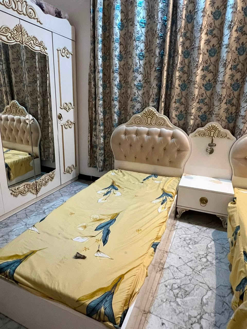 غرفه للبيع سعره500 الف
***********
