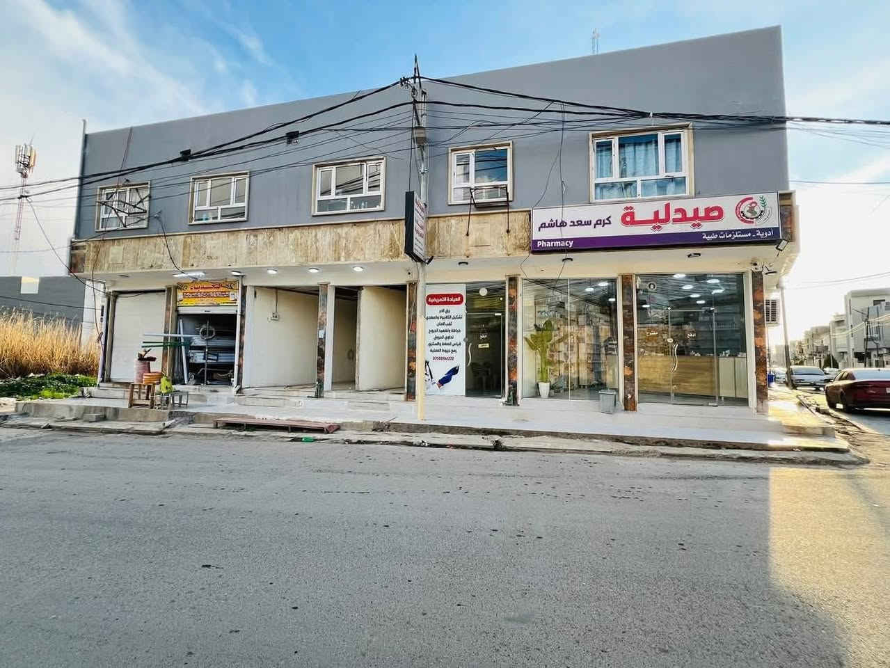 🏗️ فرصة استثمارية مميزة للبيع - عمارة تجارية
الموقع: حي الملايين الأولى – موقع استراتيجي مباشرة 
مقابل جامع الصواف.
📋 مواصفات العقار:
• المساحة الكلية: 210 متر مربع.
• الواجهة: تمتد على 18 متر (إطلالة تجارية ممتازة).
• صنف العقار: بستان ملك صرف.
🏢 تفاصيل البناء:
• الطابق الأرضي: 7 محلات تجارية (مؤجرة بالكامل، دخل مادي جاهز).
• الطابق الثاني: شقتان سكنيتان واسعتان (مساحة كل شقة 100 متر مربع).
💰 للسعر: يرجى ترك تعليق بكلمة "تم" وسيتم الرد عليكم.
📞 للتواصل والاستفسار:
• *********** (متوفر واتساب)
• ***********
