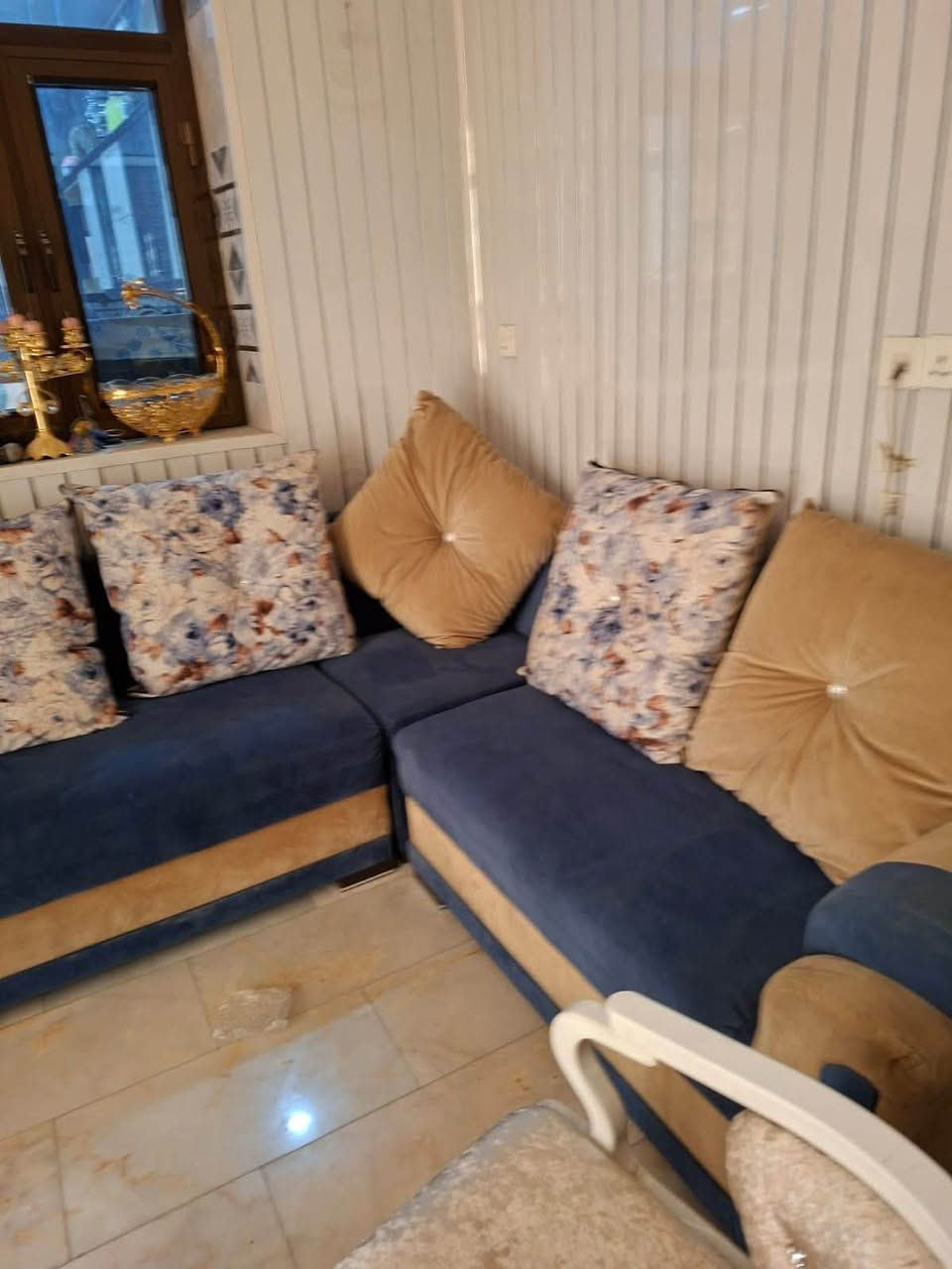 السلام عليكم
الديوان رايدة 250 الف وغرفة النوم مليون   تواصل على رقم ***********
