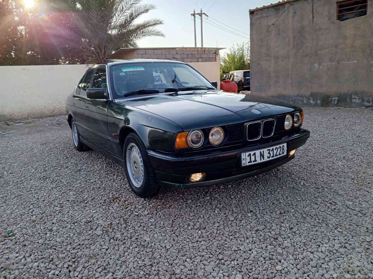 BMW..525
السلام عليكم لبيع
اصل موديل 92فول مواصفات
سلايت روف 
كشنات جلد كهربائي جديد
مري من فصل 
محرك وكير جديد 
محرك مسكر تك فانوس 
حداديه خير من الله 
تخم تاير جديد 
تبريد مو شغال 
مصبوغه عام جماليه 
رقم بغداد نكليزي سنويه وهزه جديده
بيع مستعجل 40قفل قفل
الاستفسار على رقم ‏‪***********‬‏
