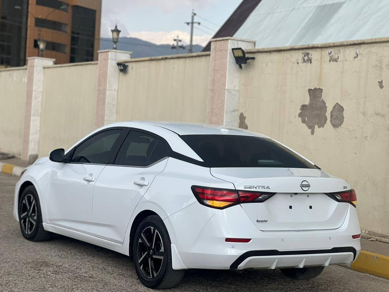 nissan sentra sv ***********
مؤديل 2024
مواصفات SV
(به سمه ، شاشه گه وره ، گيج الكترؤنى، ٥ رادار . ختي جاده  ، لايت ، ويل كرؤم)بي صبوغ بي ئرباگ    هه موو شتكى به شه رت كيروو مكينه تبريد به شرت  به رد بلادي  *********** كاتي نشكاوه به شرت أربيل, العراق
